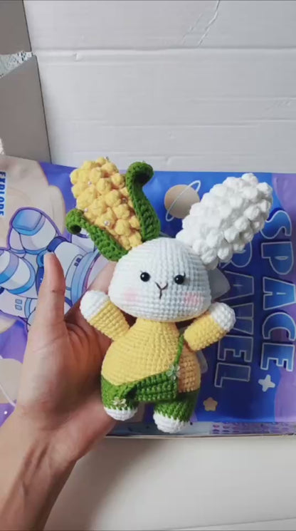 ตุ๊กตากระต่ายถักมือมีหูรูปข้าวโพด